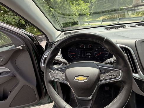 Used 2018 Chevrolet Equinox LT AWD/4WD image 16
