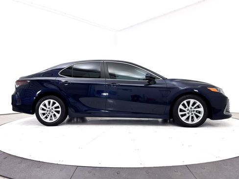 Used 2022 Toyota Camry LE w/ Carpet Mat Package (TMS) FWD image 39