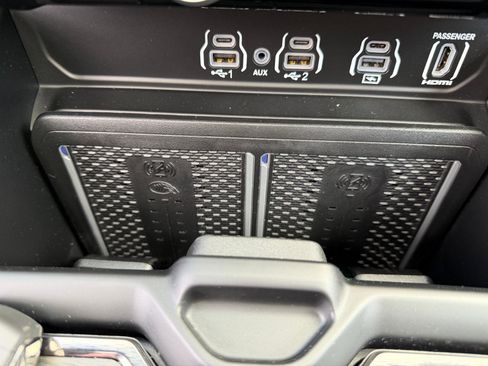 Used 2025 RAM 1500 Limited AWD/4WD image 31