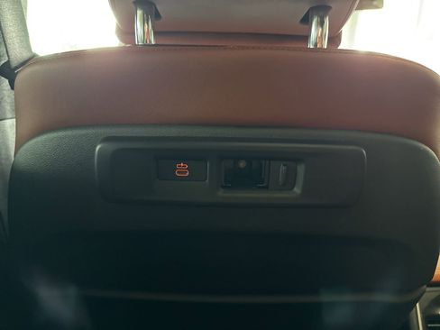 Used 2022 BMW X5 xDrive40i w/ M Sport Package image 28