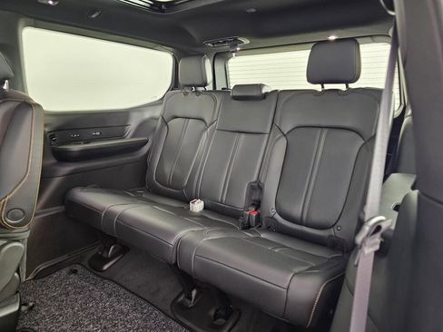 New 2026 Jeep Grand Wagoneer 4WD image 36