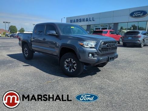 Used 2017 Toyota Tacoma TRD Off-Road w/ Tow Package (A/T) AWD/4WD image 1