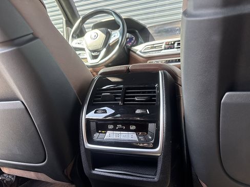 Used 2022 BMW ALPINA XB7 AWD/4WD image 19
