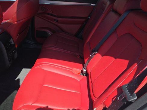 Used 2024 Jeep Wagoneer Launch Edition AWD/4WD image 10