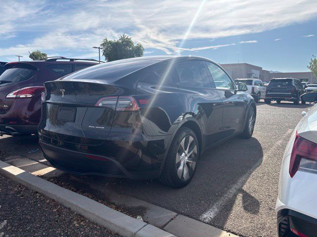 Used 2022 Tesla Model Y Long Range AWD/4WD image 3