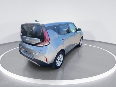Used 2024 Kia Soul LX w/ Option Group 015 image 8