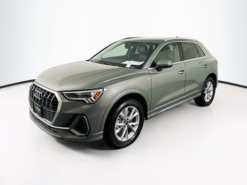 Used 2023 Audi Q3 2.0T Premium image 3