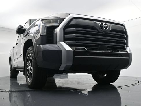 Used 2022 Toyota Tundra Limited AWD/4WD image 29