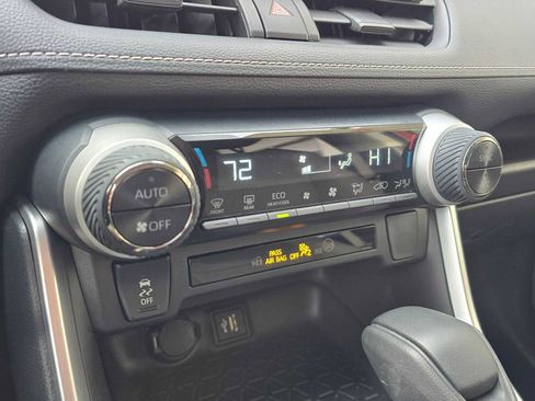 Certified 2025 Toyota RAV4 LE image 25