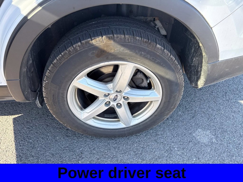 Used 2016 Ford Explorer XLT w/ Equipment Group 202A AWD/4WD image 9