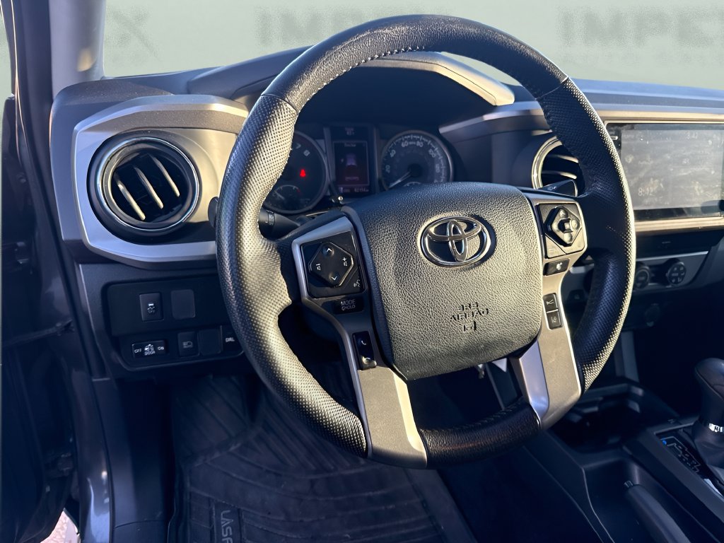 Used 2020 Toyota Tacoma SR5 RWD image 11