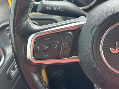 Used 2019 Jeep Wrangler Unlimited Sahara w/ Uconnect 4C Nav & Sound Group AWD/4WD image 23