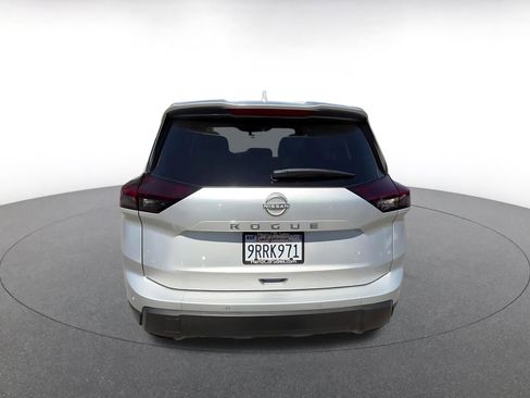 Used 2025 Nissan Rogue SV FWD image 12