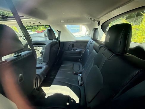 Used 2024 Honda Pilot Touring image 8
