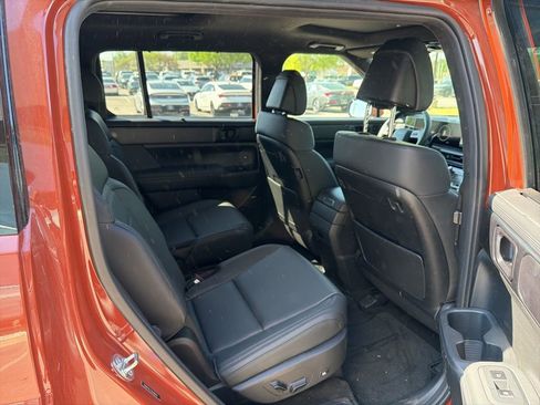 Used 2025 Hyundai Santa Fe Calligraphy image 18