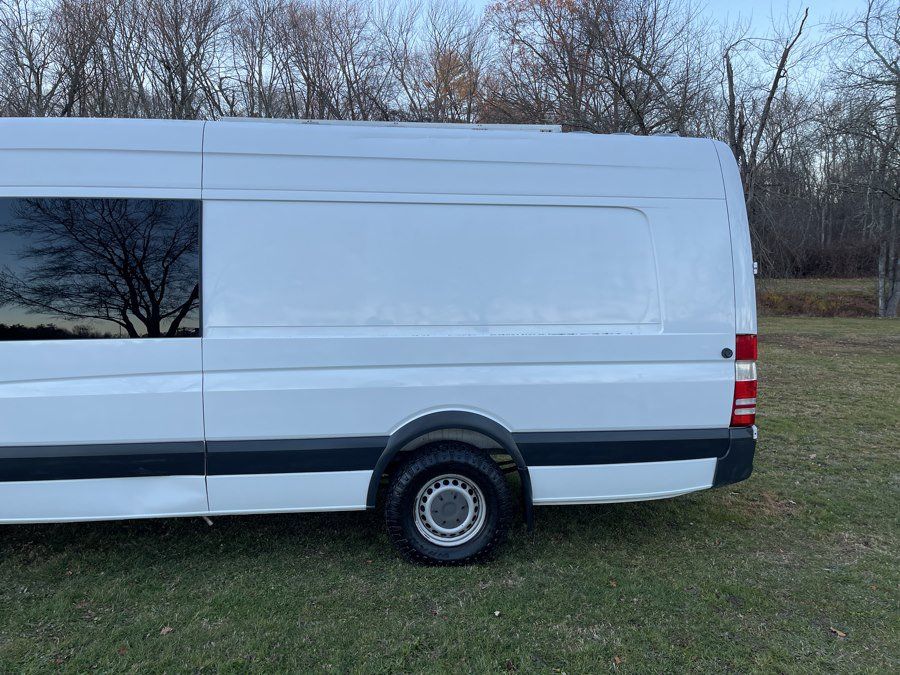 Used 2011 Freightliner Sprinter 2500 RWD image 19