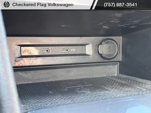 Used 2022 Volkswagen Tiguan SEL R-Line AWD/4WD image 43