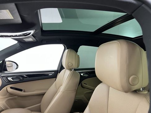 Used 2024 Porsche Macan w/ Premium Plus Package image 24