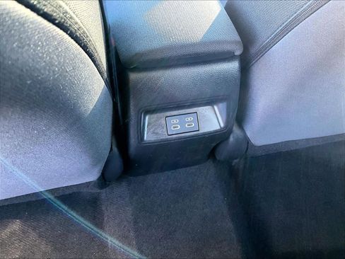 Certified 2025 Toyota Corolla LE image 28