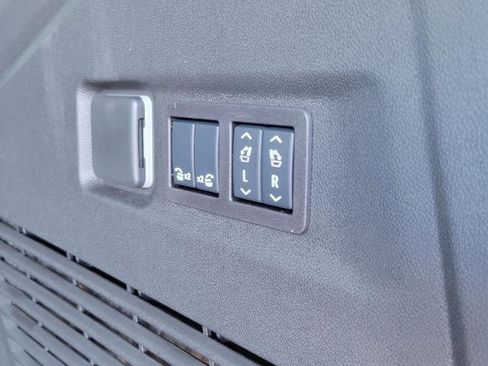 New 2026 Chevrolet Suburban Z71 w/ Comfort Package image 9