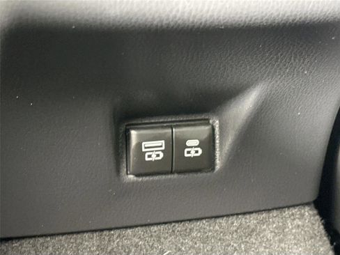 Used 2025 Toyota Camry SE image 40