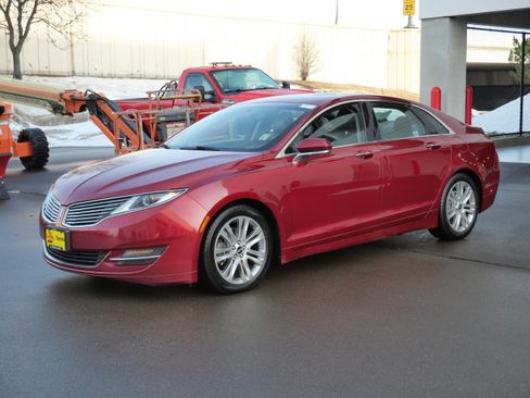 Used 2014 Lincoln MKZ image 3