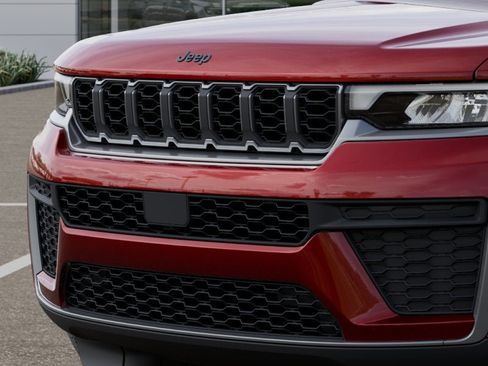 New 2026 Jeep Grand Cherokee Altitude AWD/4WD image 38