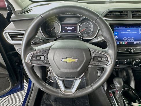 Used 2023 Chevrolet TrailBlazer LT w/ Sun and Liftgate Package image 13