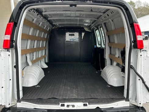 Used 2024 GMC Savana 2500 w/ Driver Convenience Package image 16