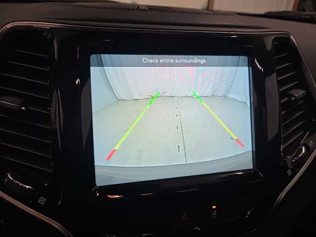 Used 2022 Jeep Cherokee Limited AWD/4WD image 20