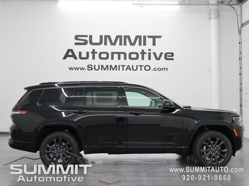New 2026 Jeep Grand Cherokee L Limited AWD/4WD image 1