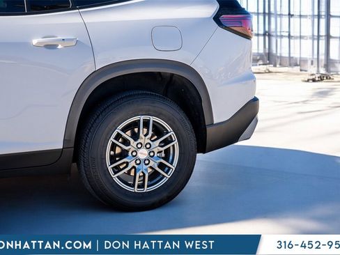 Used 2025 GMC Acadia Elevation image 43