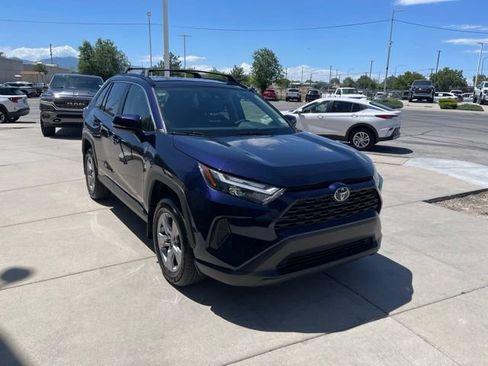Used 2025 Toyota RAV4 XLE AWD/4WD image 6