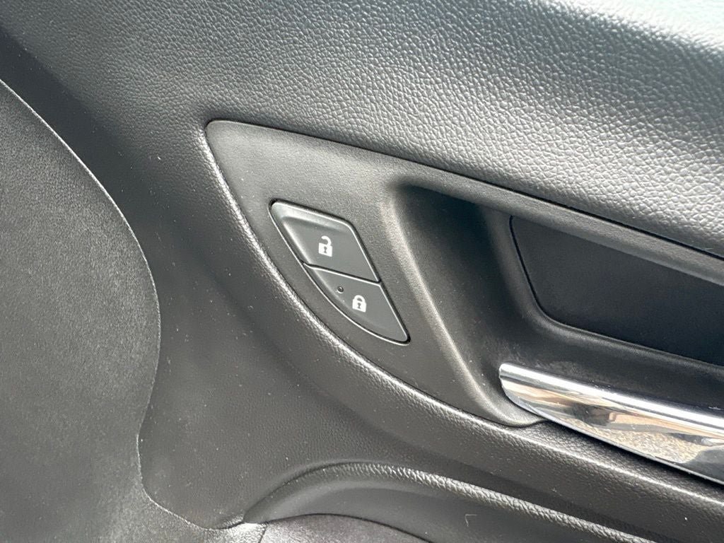 Used 2019 Chevrolet Equinox LT FWD image 35