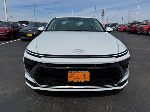 Certified 2025 Hyundai Sonata SEL FWD image 9