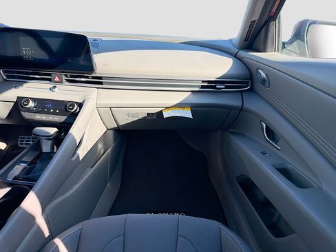 New 2026 Hyundai Elantra Sport image 17