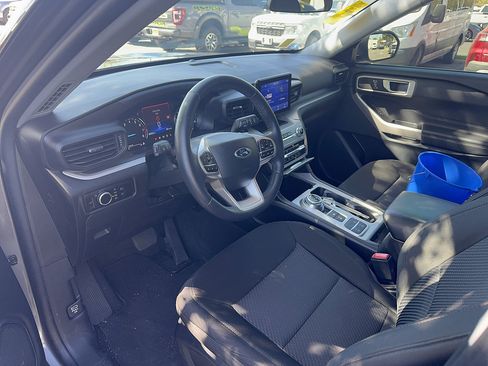 Certified 2023 Ford Explorer XLT RWD image 47