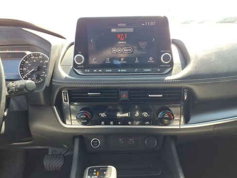 Used 2023 Nissan Rogue SV FWD image 10