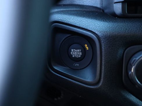 Used 2025 Jeep Gladiator Willys image 31