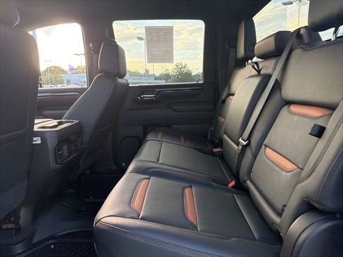Used 2025 GMC Sierra 2500 AT4 AWD/4WD image 11