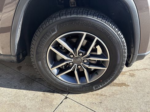 Used 2020 Jeep Grand Cherokee Limited w/ Luxury Group II image 12