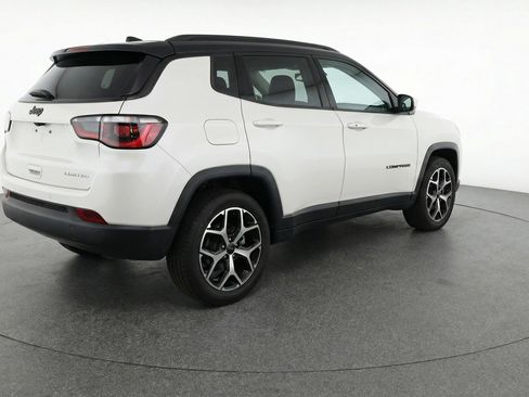 Used 2025 Jeep Compass Limited image 9