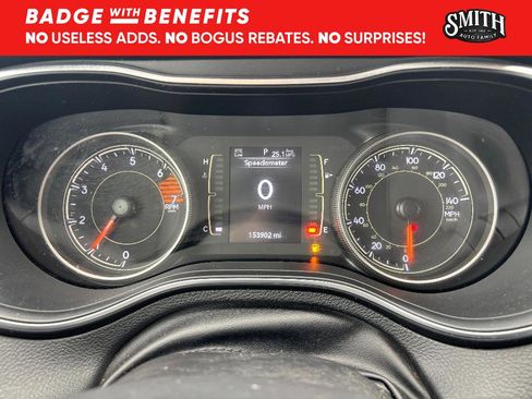 Used 2019 Jeep Cherokee Latitude w/ Popular Appearance Group FWD image 16