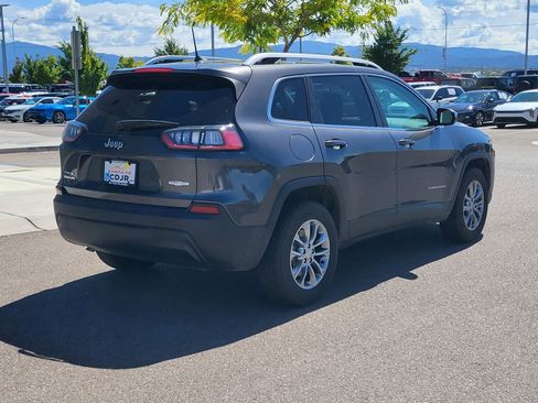 Used 2019 Jeep Cherokee Latitude Plus w/ Comfort/Convenience Group AWD/4WD image 5