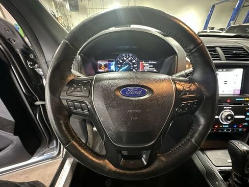 Used 2017 Ford Explorer Limited AWD/4WD image 15