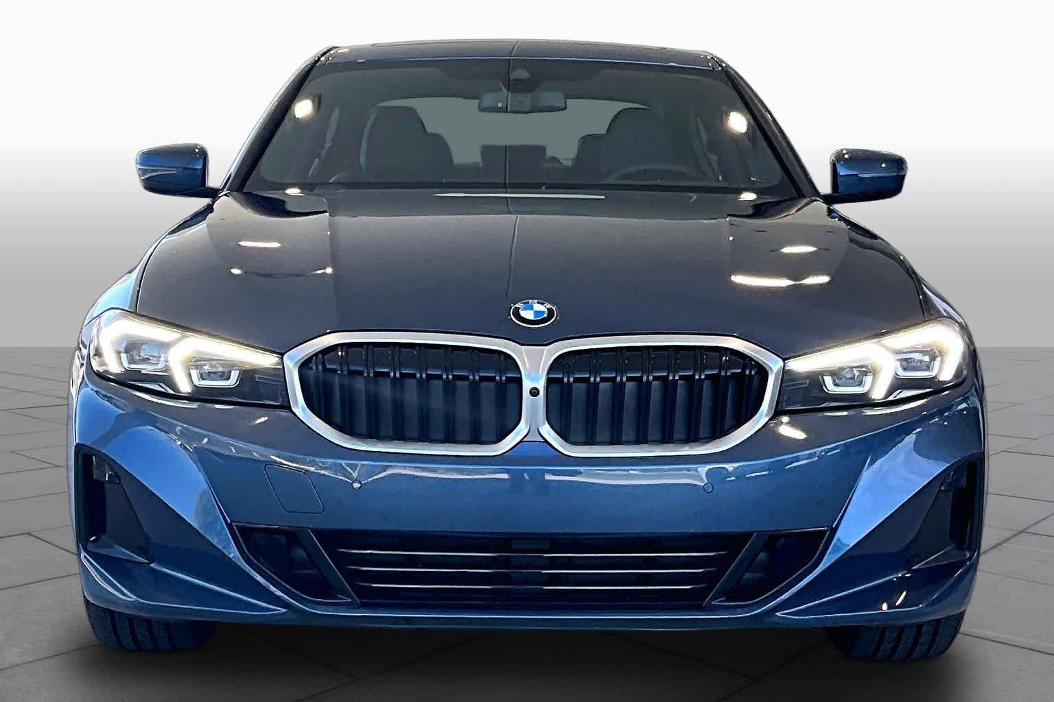 Used 2025 BMW 330i Sedan RWD image 3