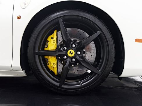 Used 2019 Ferrari 488 Spider RWD image 35