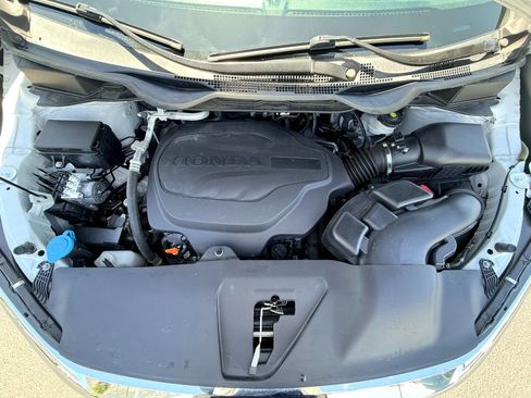 Used 2022 Honda Odyssey Elite image 4