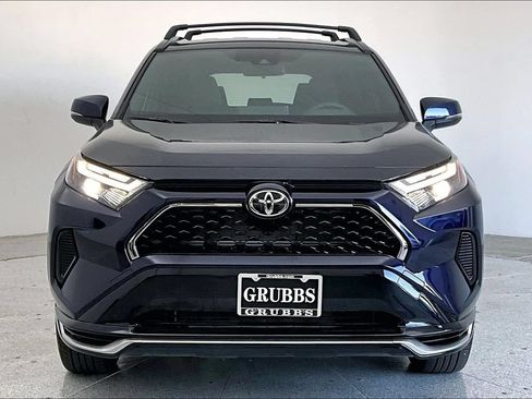 Used 2025 Toyota RAV4 SE AWD/4WD image 3