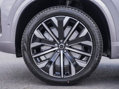 New 2026 Volvo XC90 B6 Plus w/ Protection Package Premier image 17